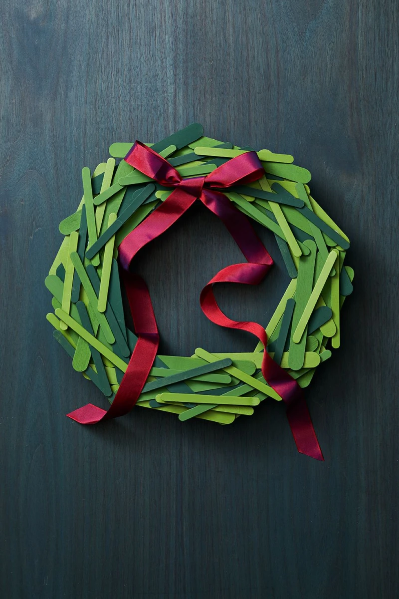popciscle green and red diy wreath
