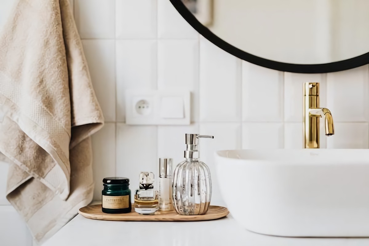 7 Easy Ways To Make Your Bathroom Look More Expensive