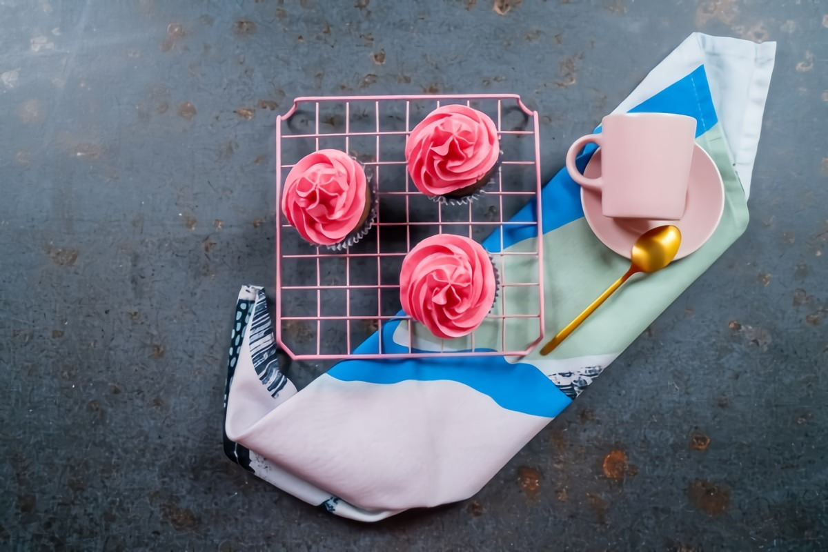 how to make pink frosting