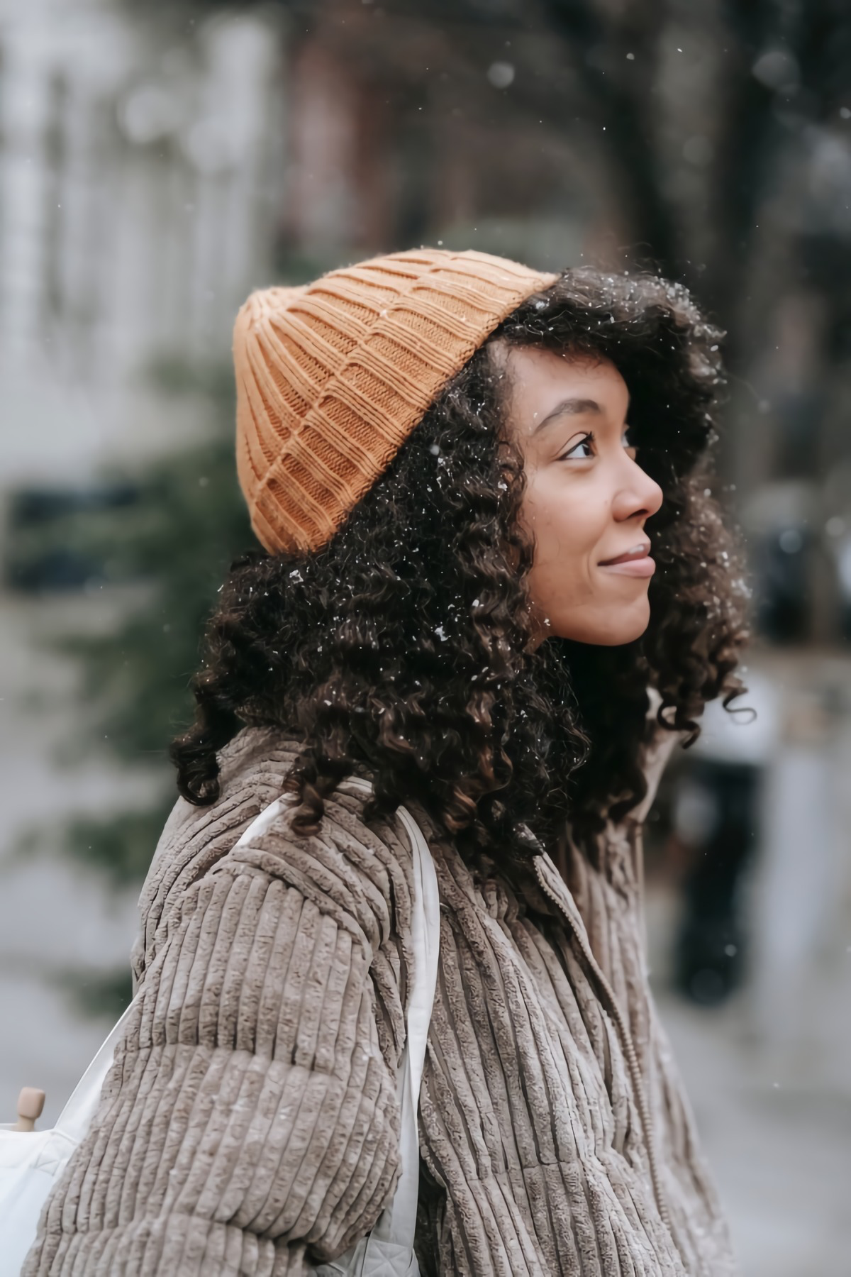 how to take care of frizzy hair in winter