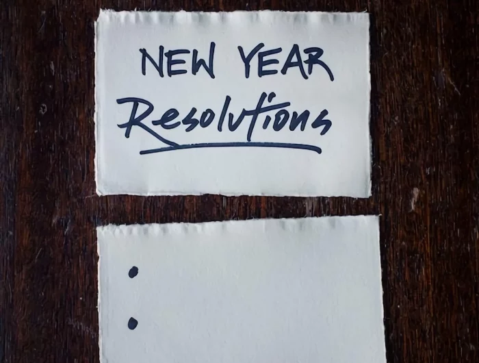 new years resolutions pieces of paper for writing resolutions