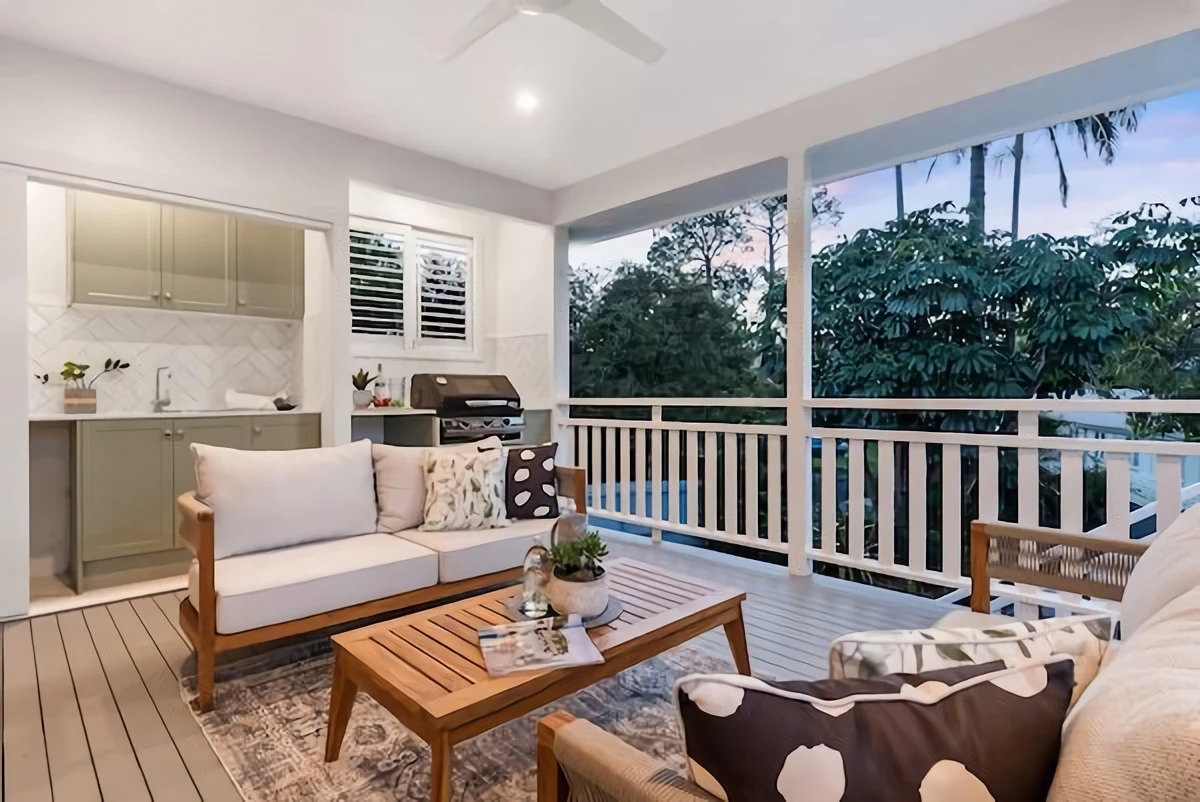 outdoor deck with furniture