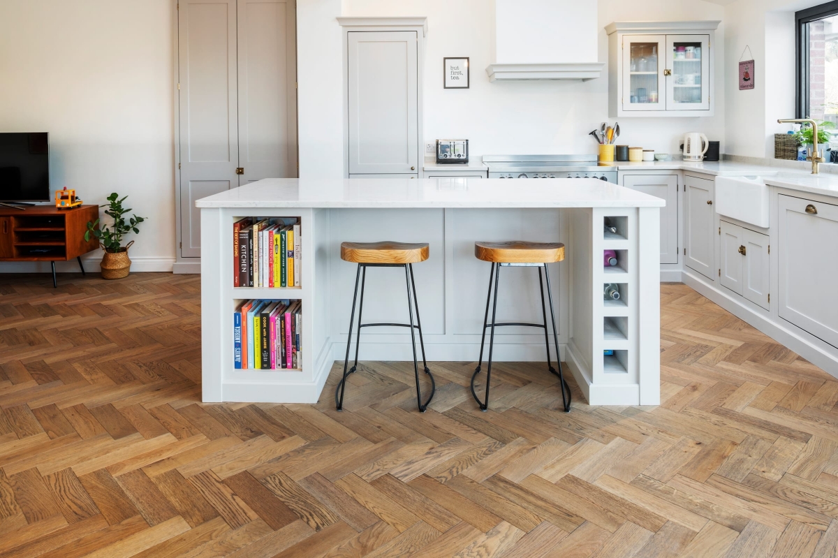 How To Choose The Right Wood Floor Color For Your Home (5 Steps)