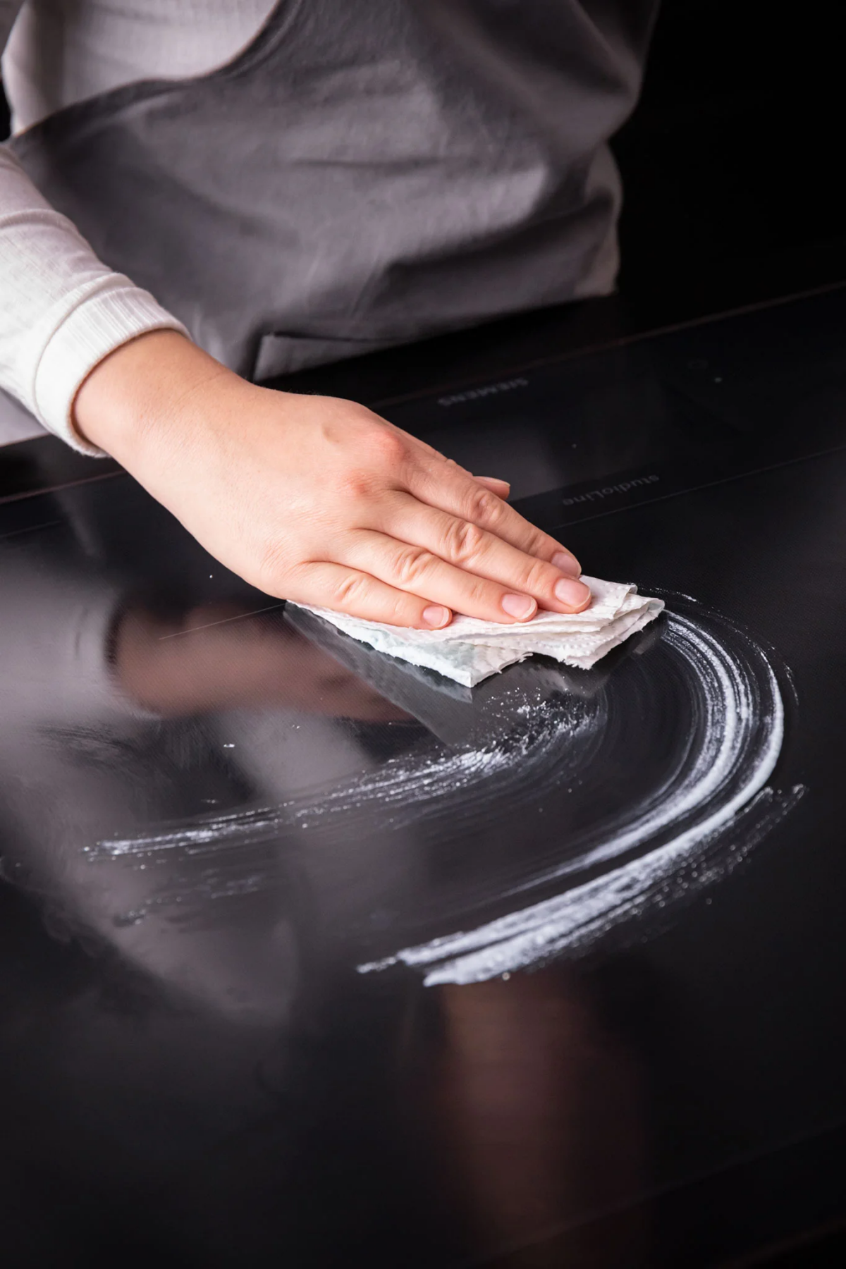 how to keep a ceramic stove top clean