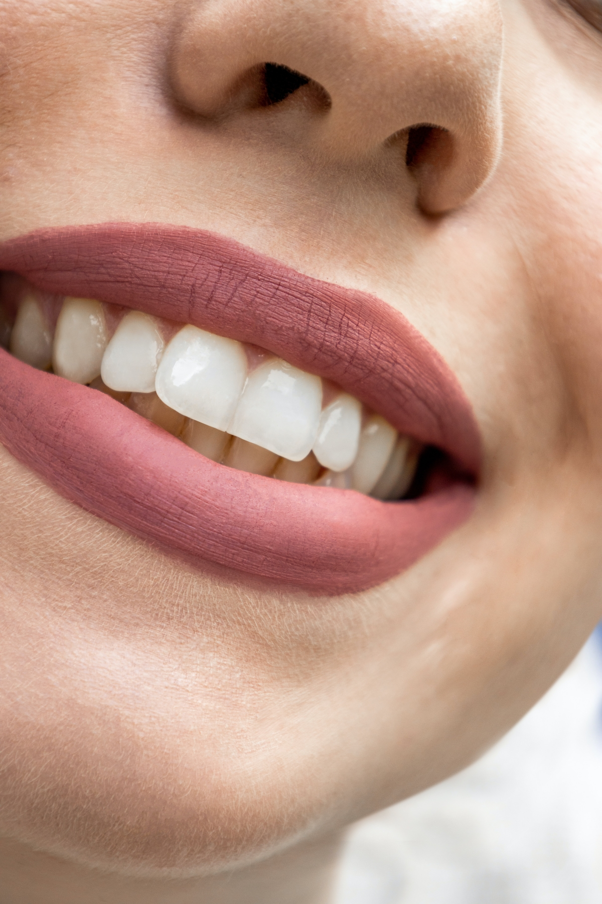 lip colors that make teeth look whiter