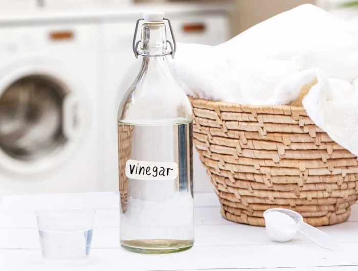 should you add vinegar to your laundry