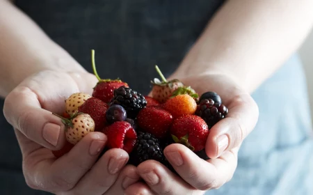 eating berries without washing