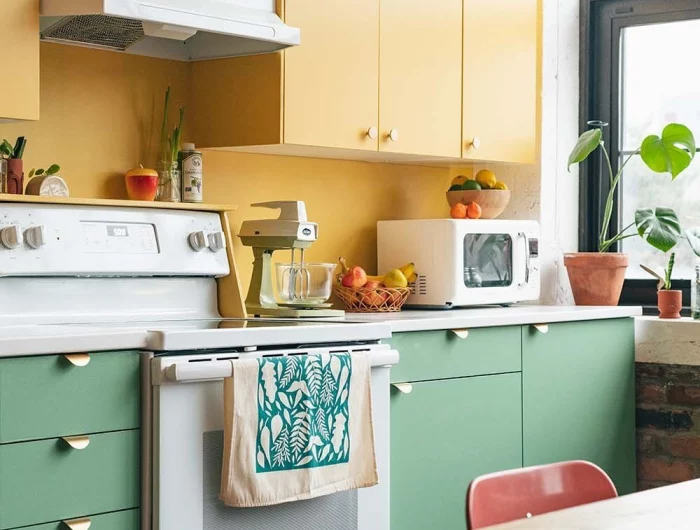 what's the best way to paint your kitchen cabinets