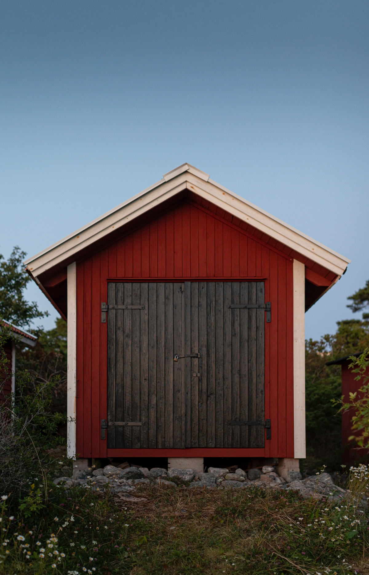 wood shed vs metal