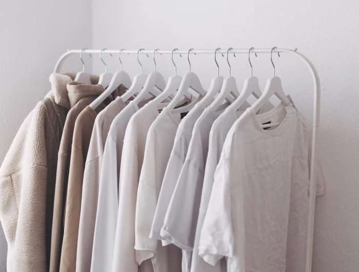 how to brighten white clothes white t shirts on a rack