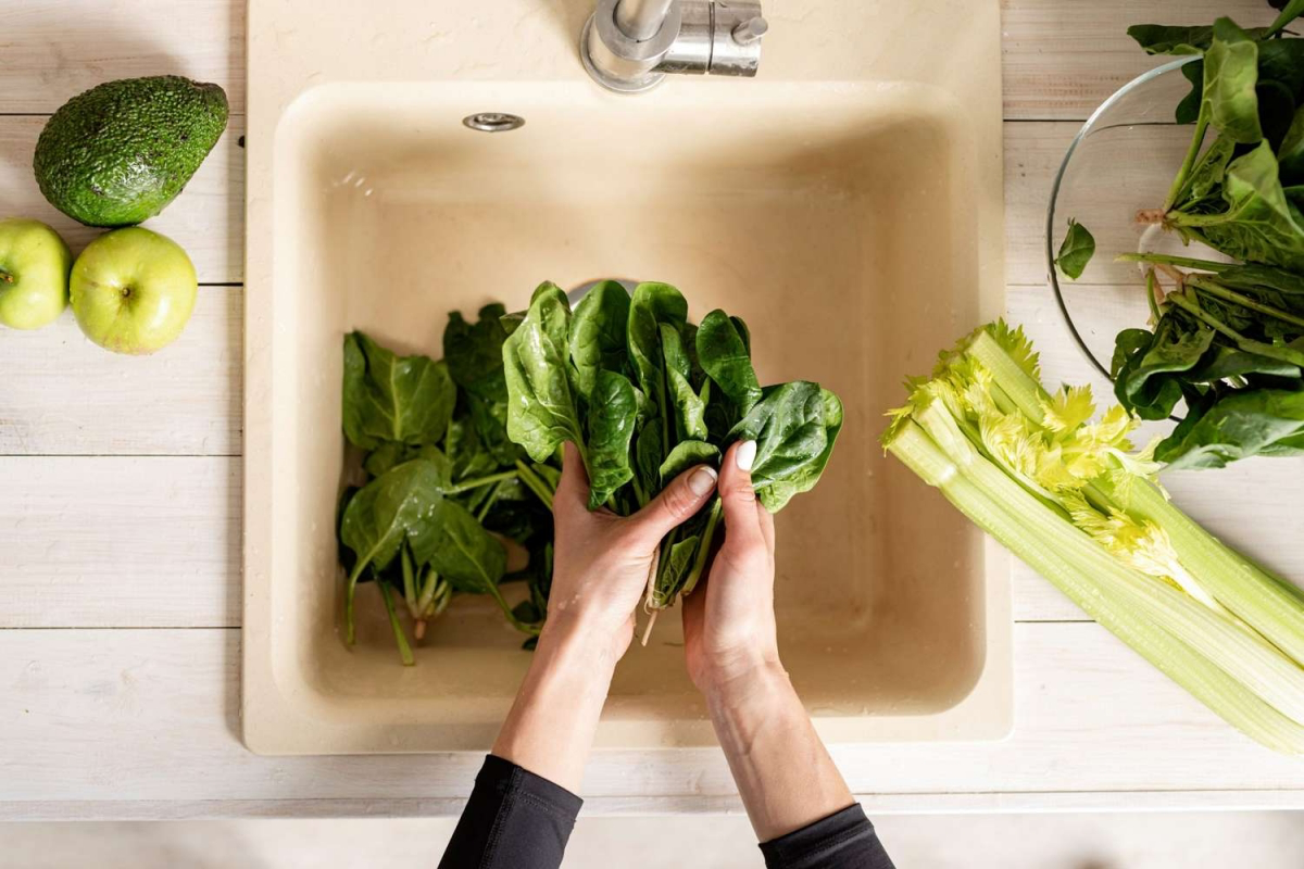 how to wash green leaf lettuce
