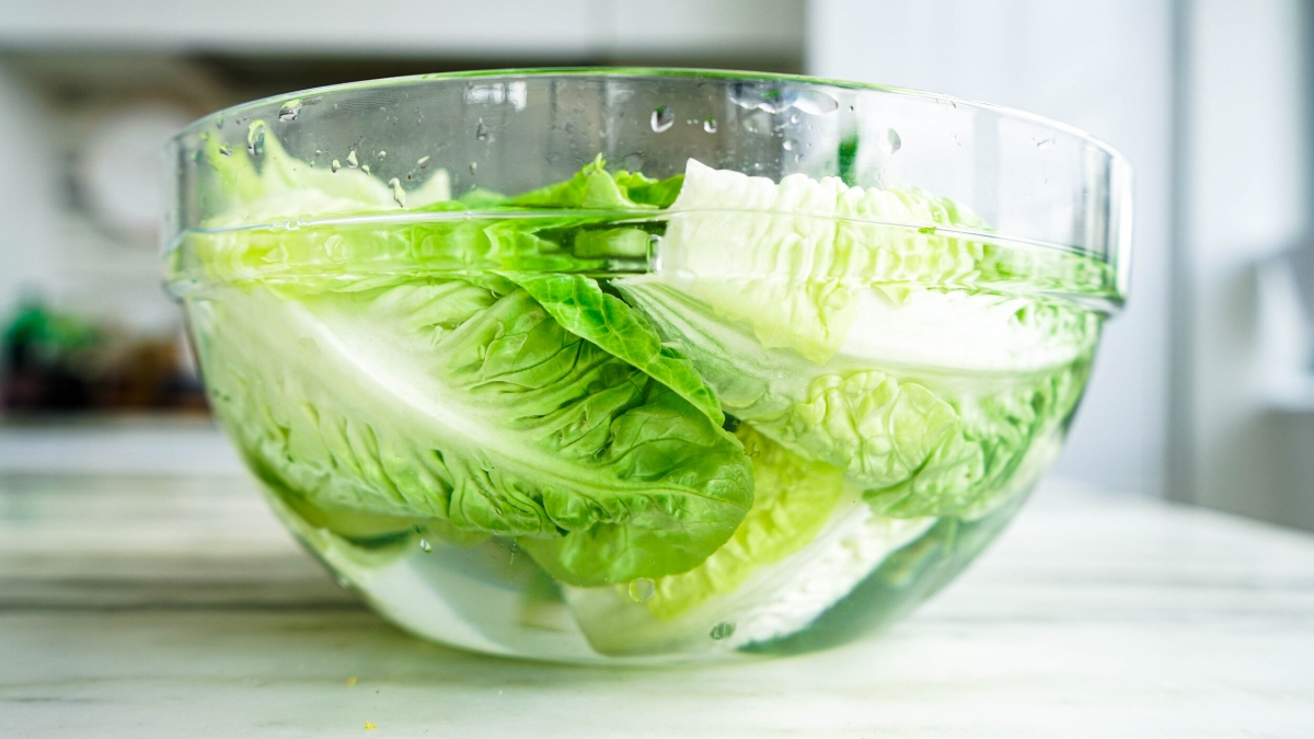 how to wash leafy green vegetables