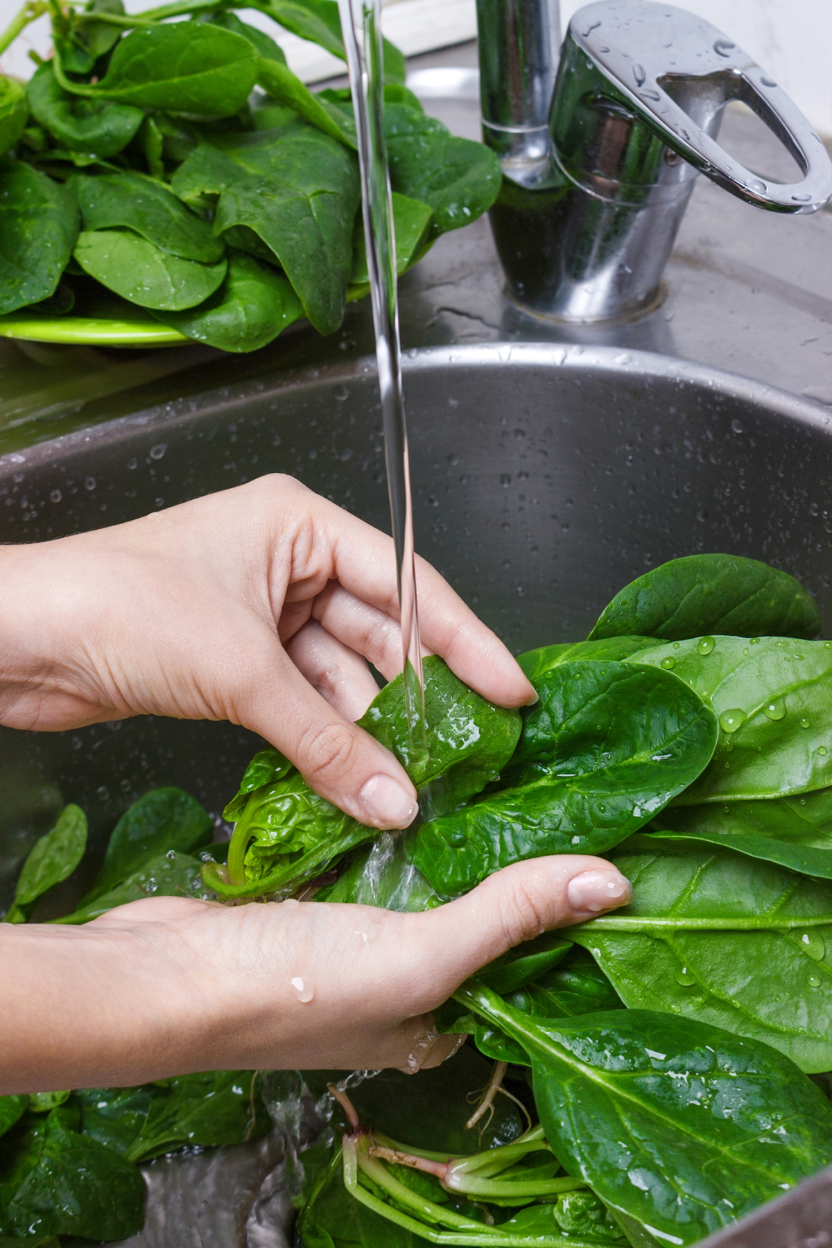 what is the best way to wash greens