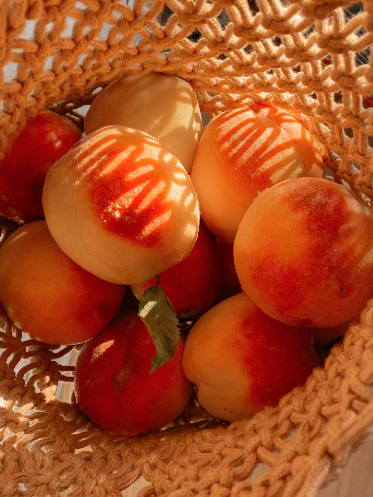 how to choose a ripe peach