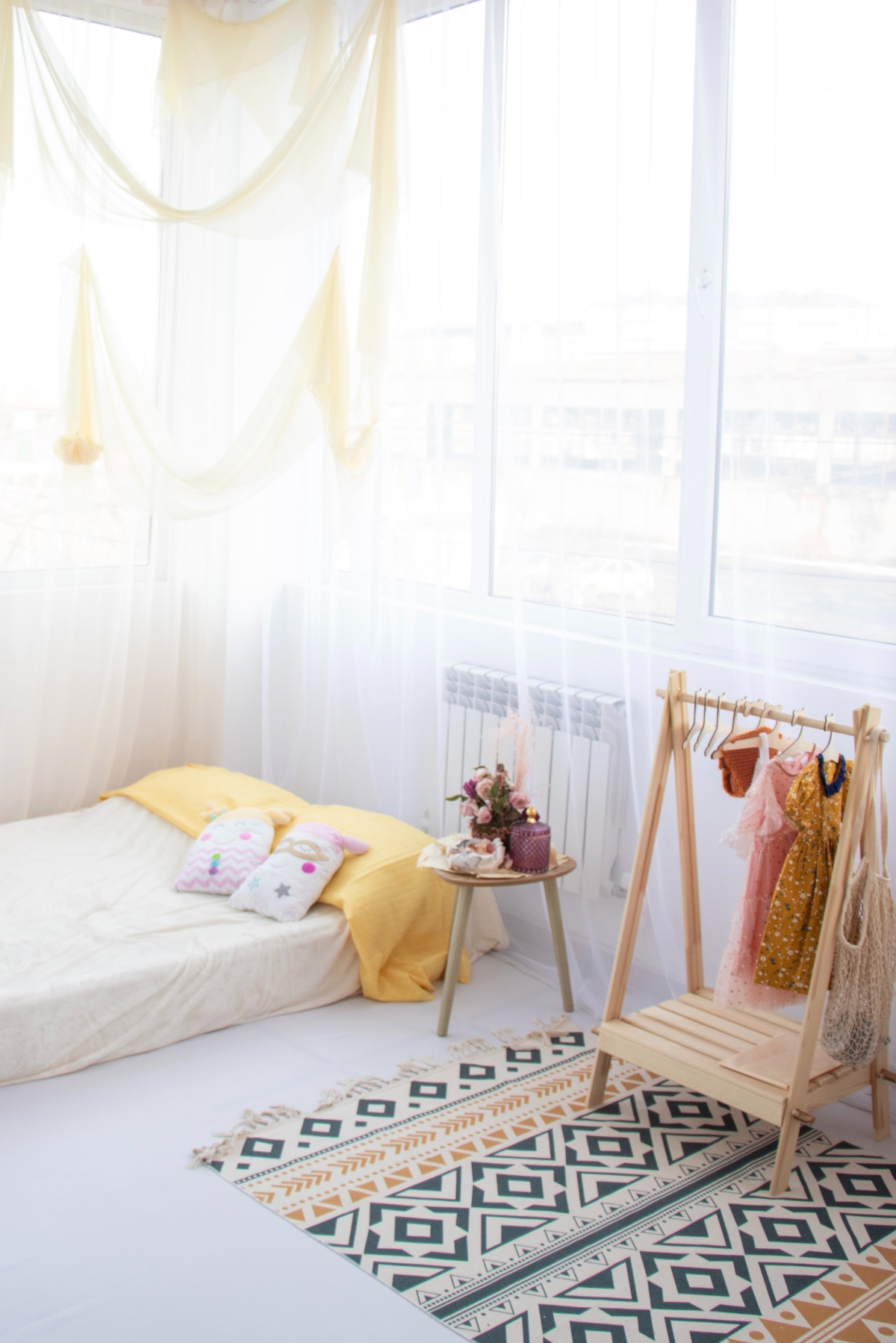 how to decorate a child's small bedroom
