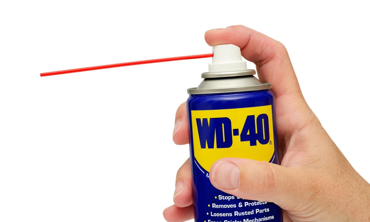 how to get rid of wasps wd 40 spray bottle