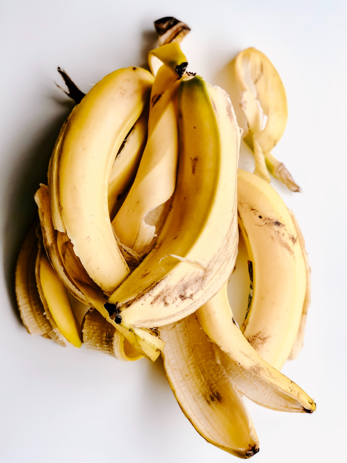 how to use banana peel for dark spots