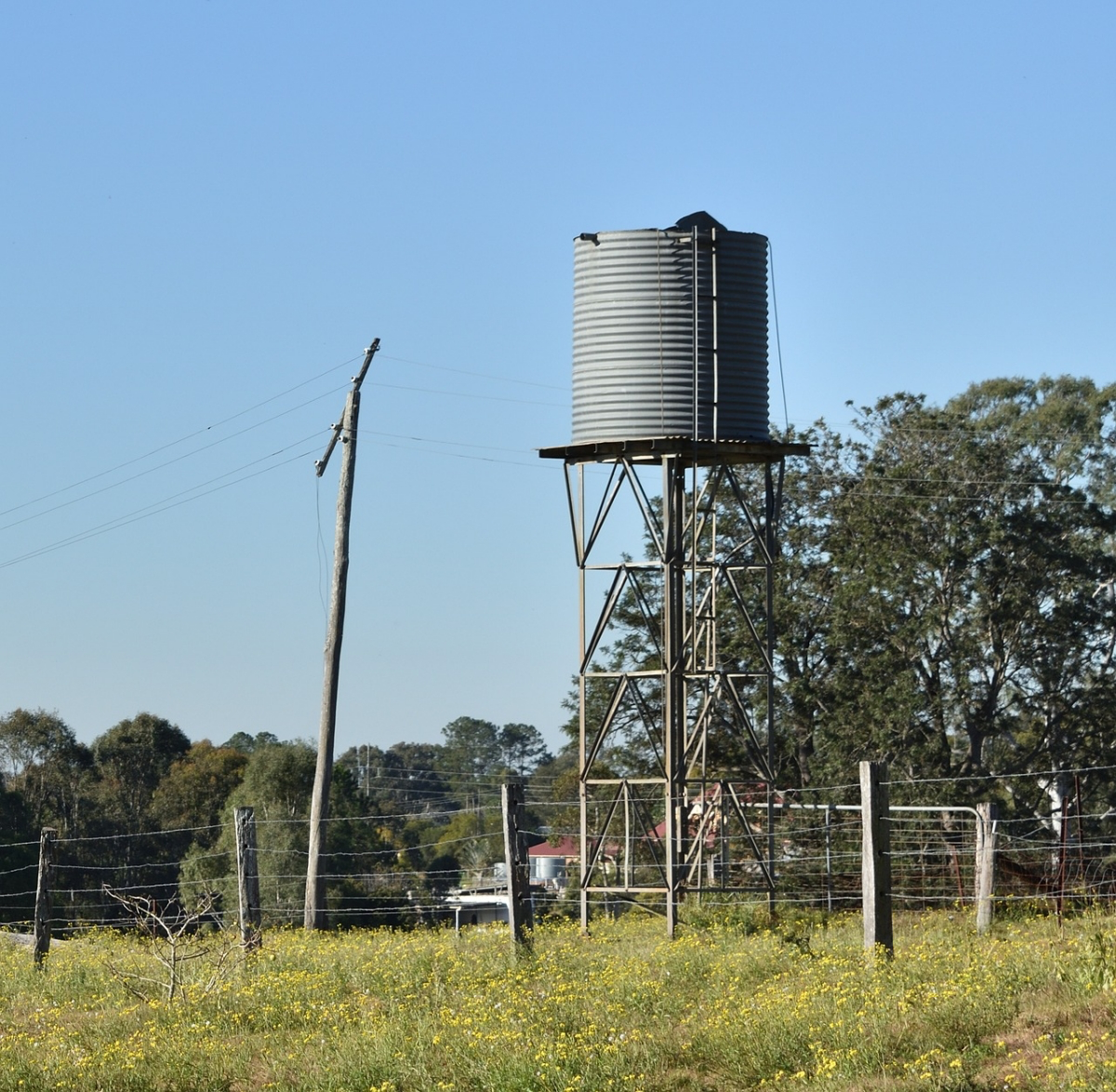 how do underground water tanks work