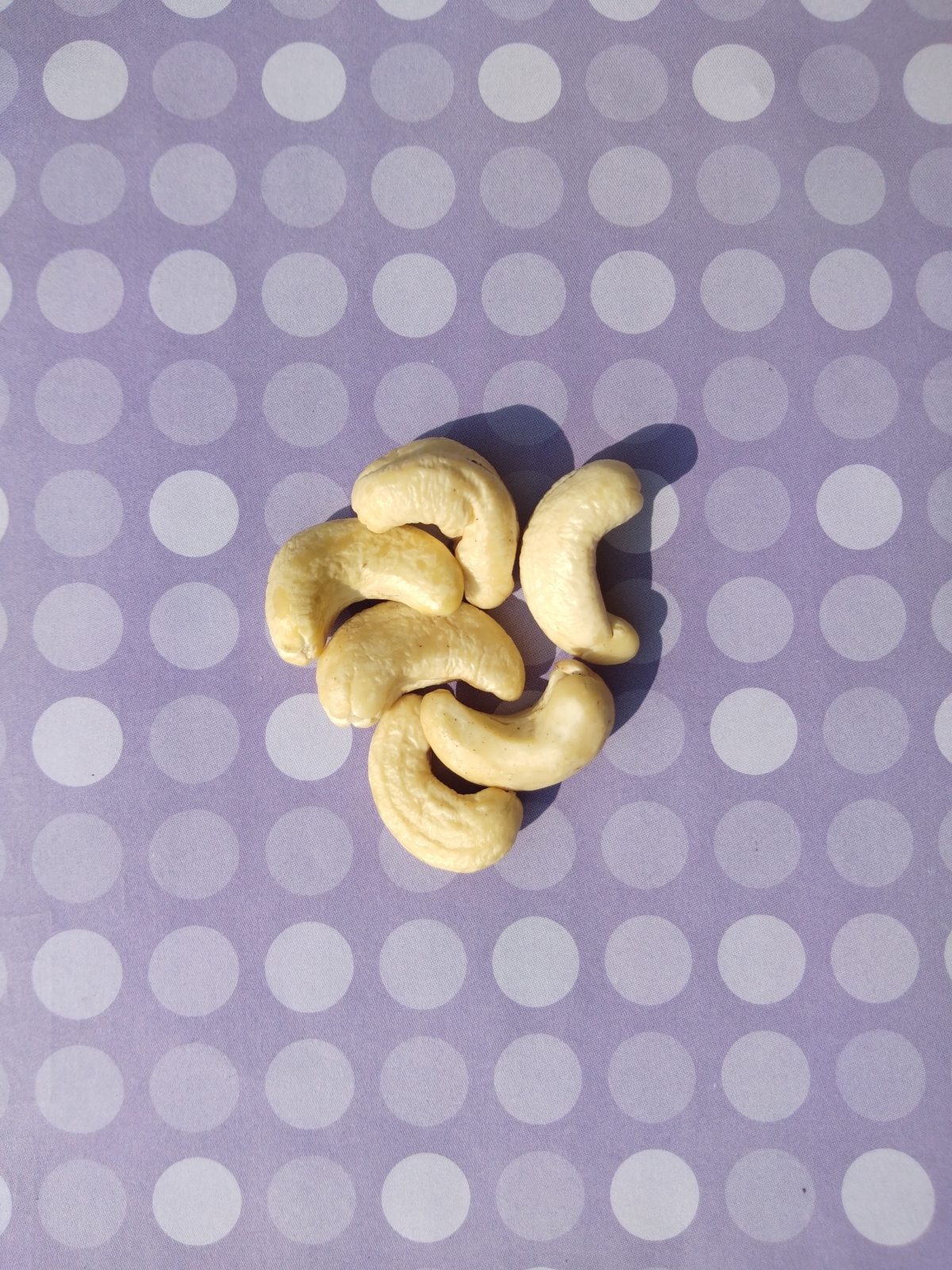 8 Surprising Health Benefits of Eating More Cashews