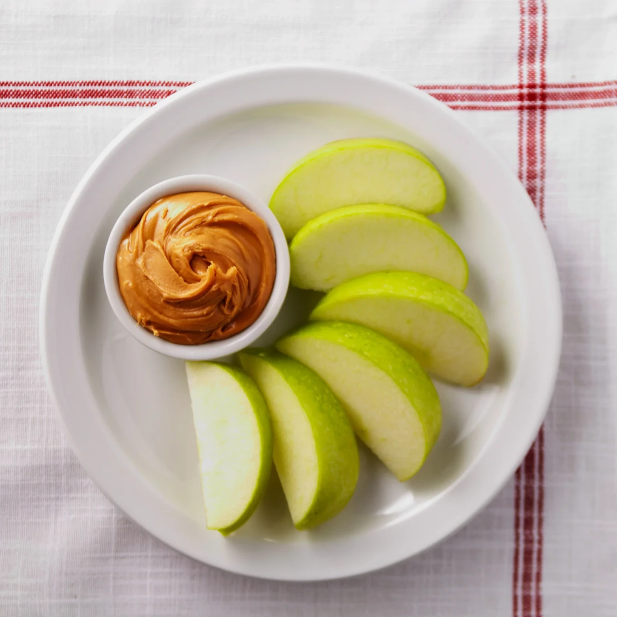 low calorie snacks apples and nut butter