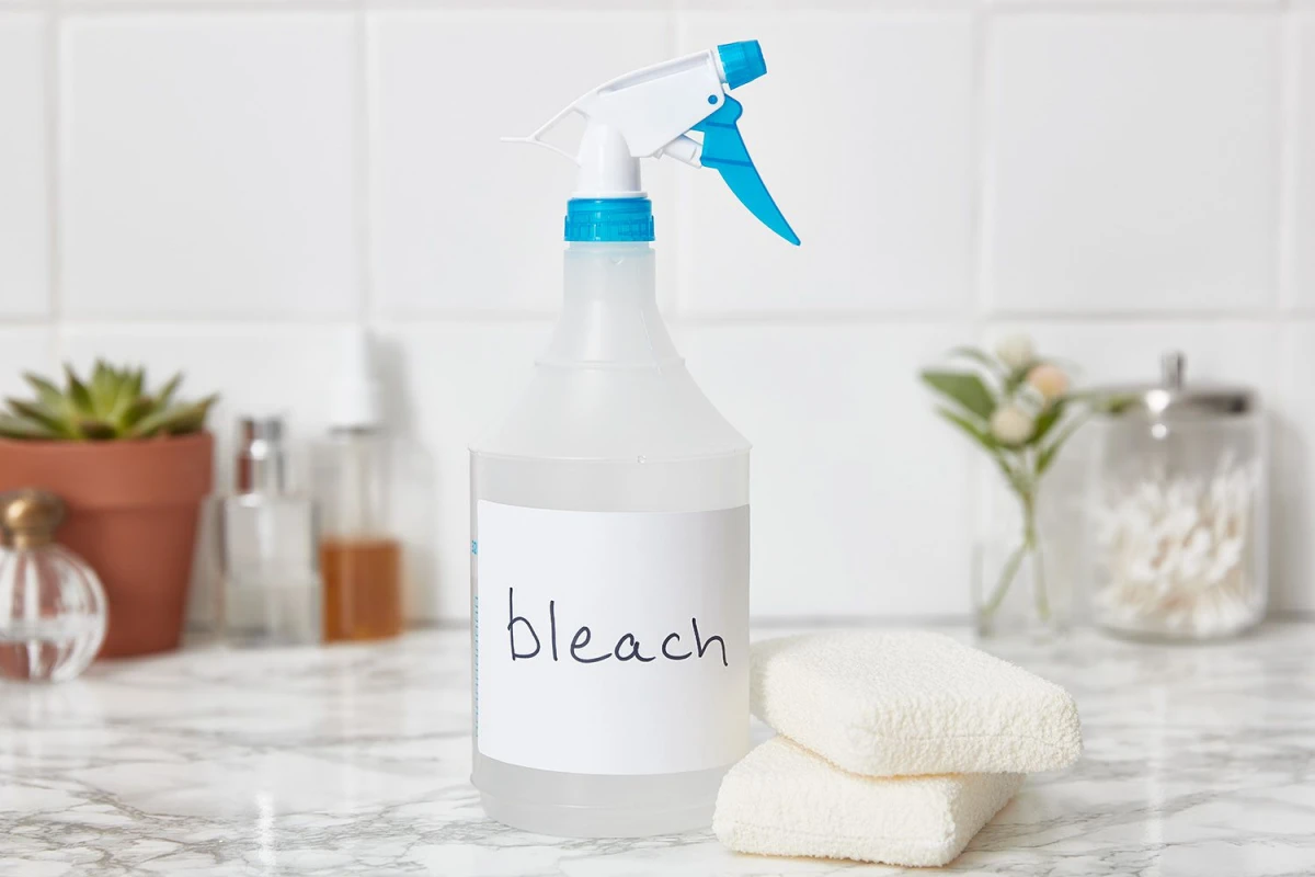 spray bottle with bleach