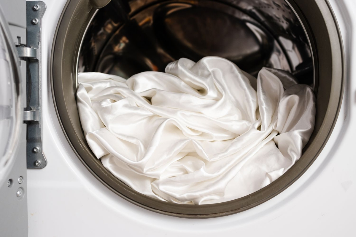 best way to wash silk clothes