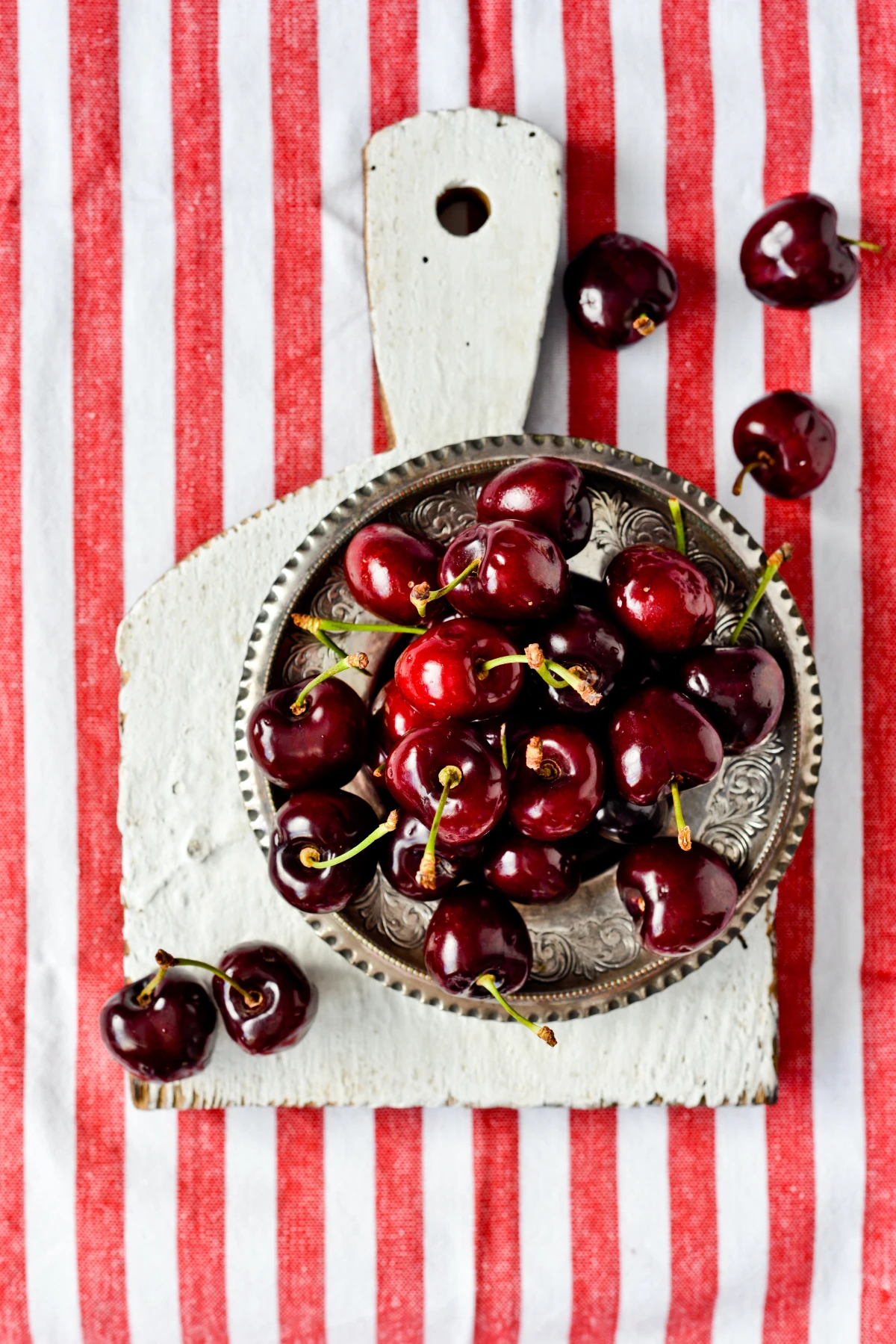 how to remove cherry stains cherries in a bowl
