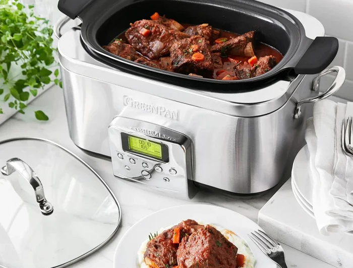 slow cooker mistakes slow cooker with beef stew