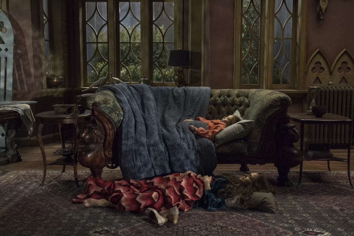 cozy tv shows on netflix the haunting of hill house