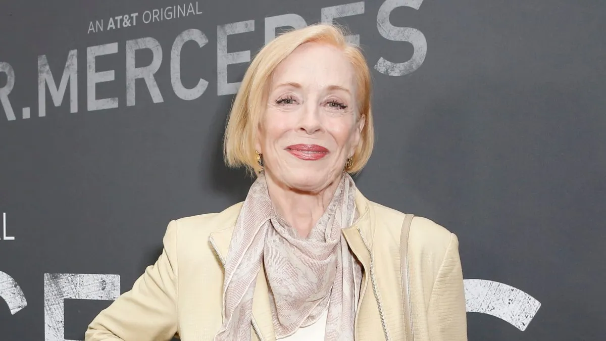 holland taylor hairstyles for women over 60 with thin hair.jpg