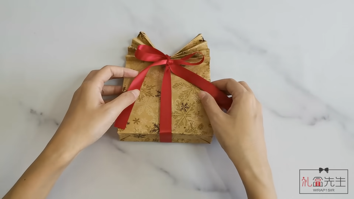 how to make a gift bag out of wrapping paper decorative touches