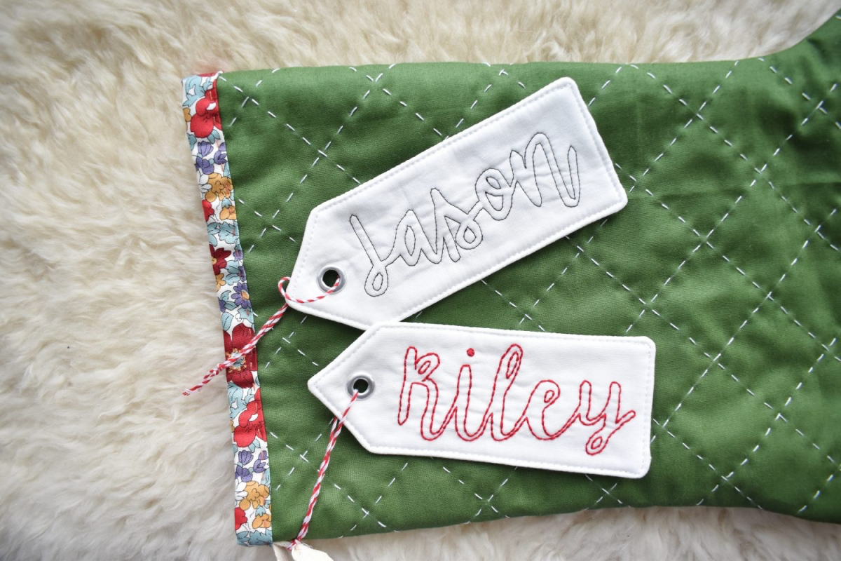 how to neatly write name on christmas stocking with paint diy