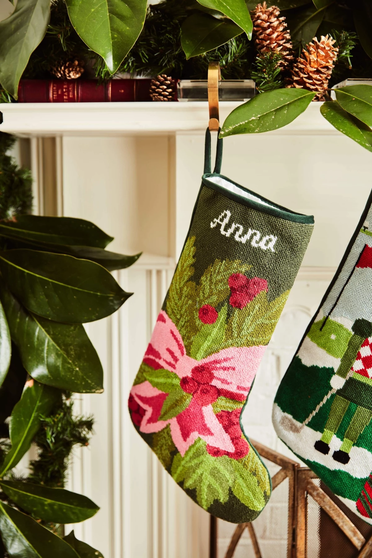 how to neatly write name on christmas stocking with paint