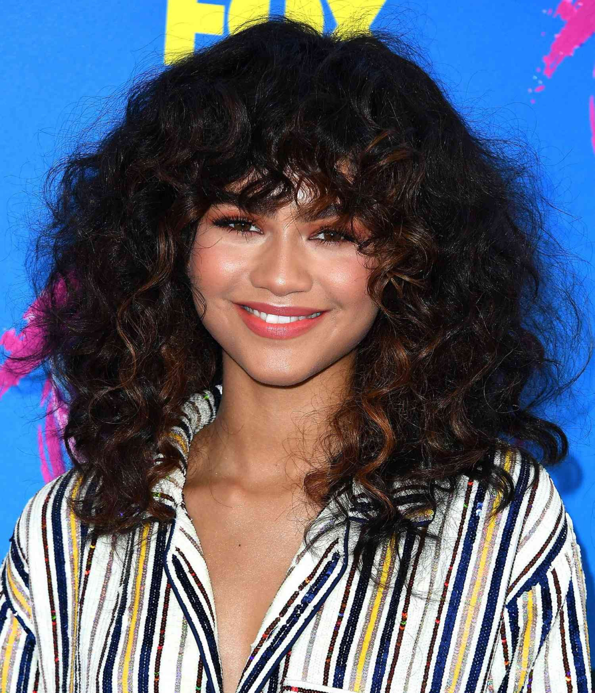 loose curls in medium length hair zendaya