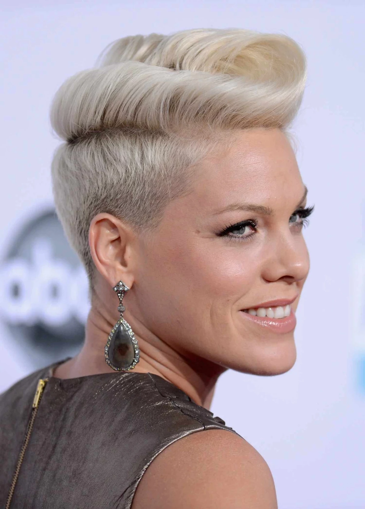 pompadour hairstyles for women pink with white pompadour