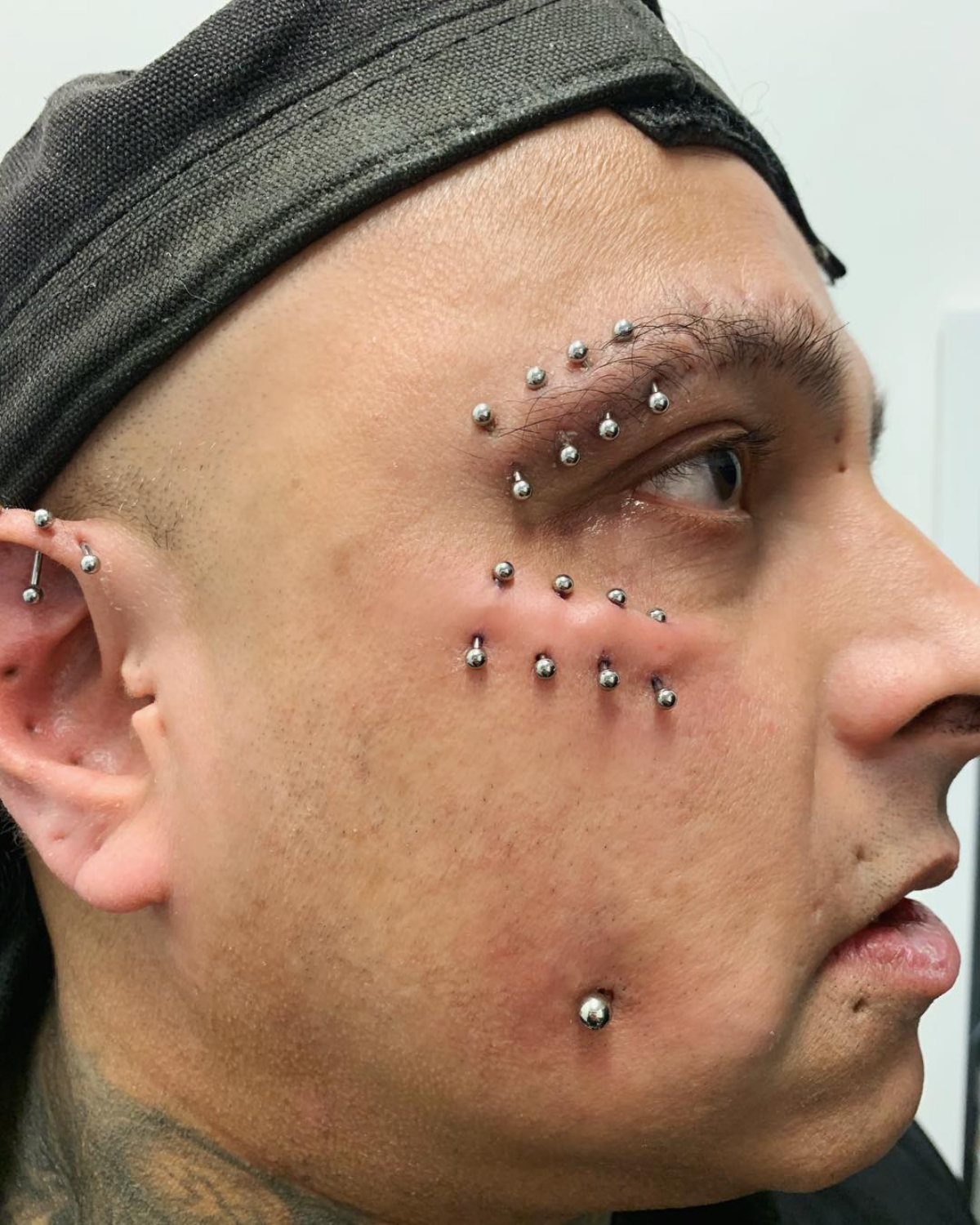 13 multiple anti eyebrow piercings at once