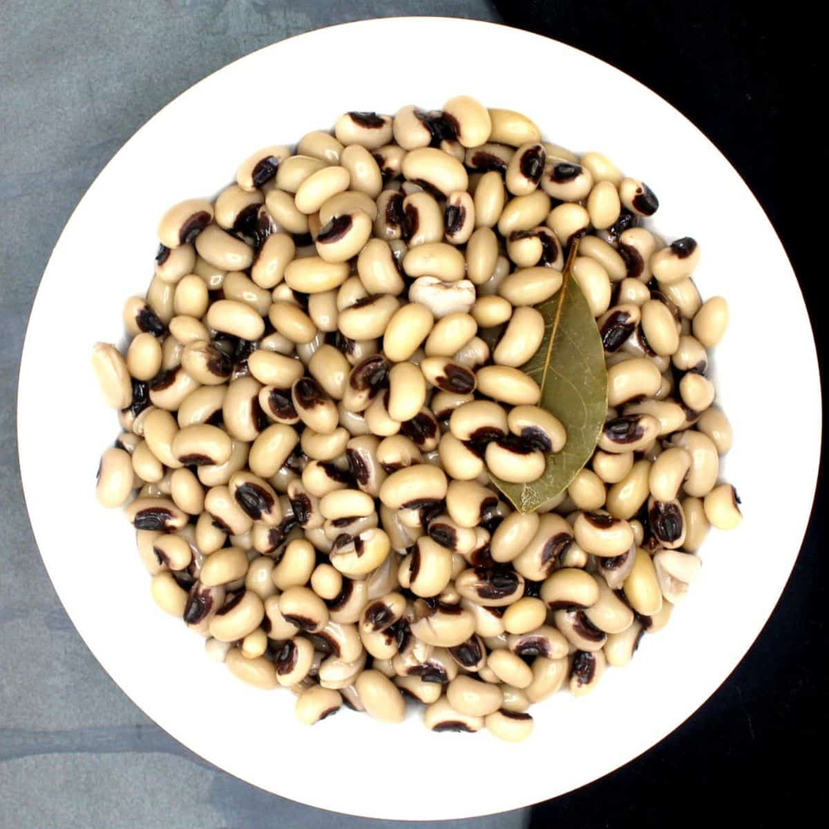black eyed peas beans in white bowl