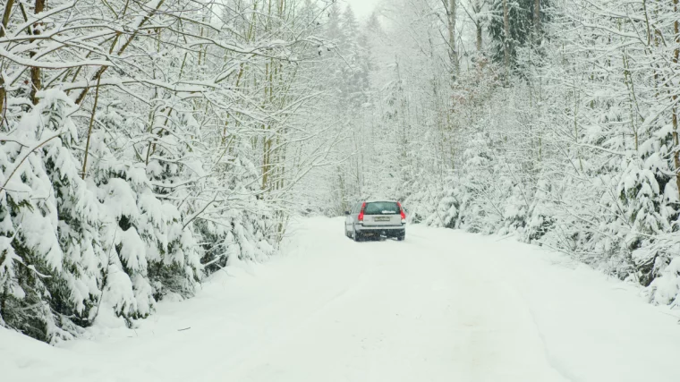 car driving in snow