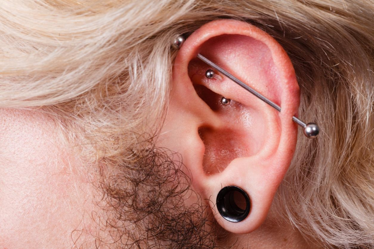 does a cartilage piercing hurt