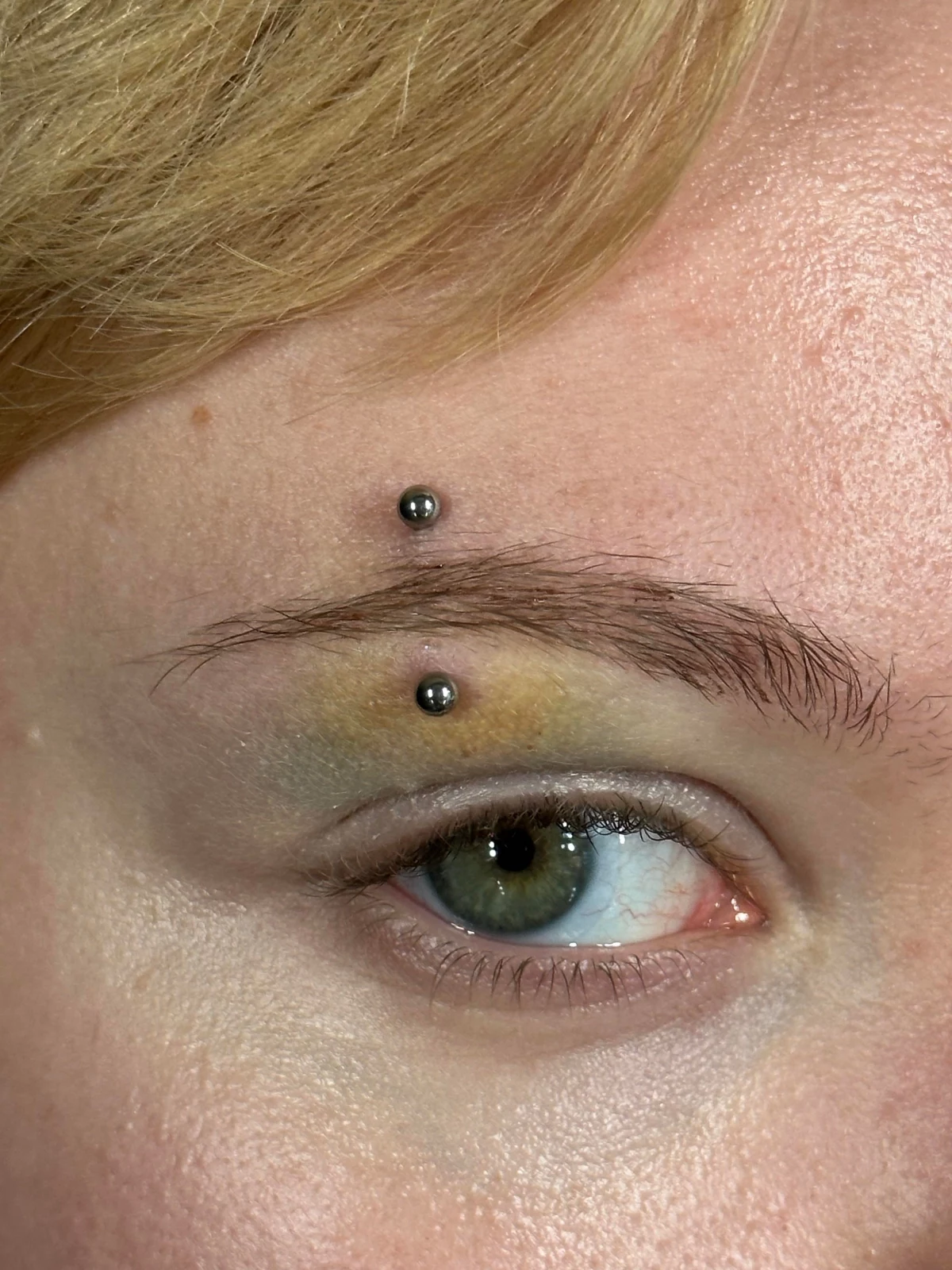 eyebrow piercing healing