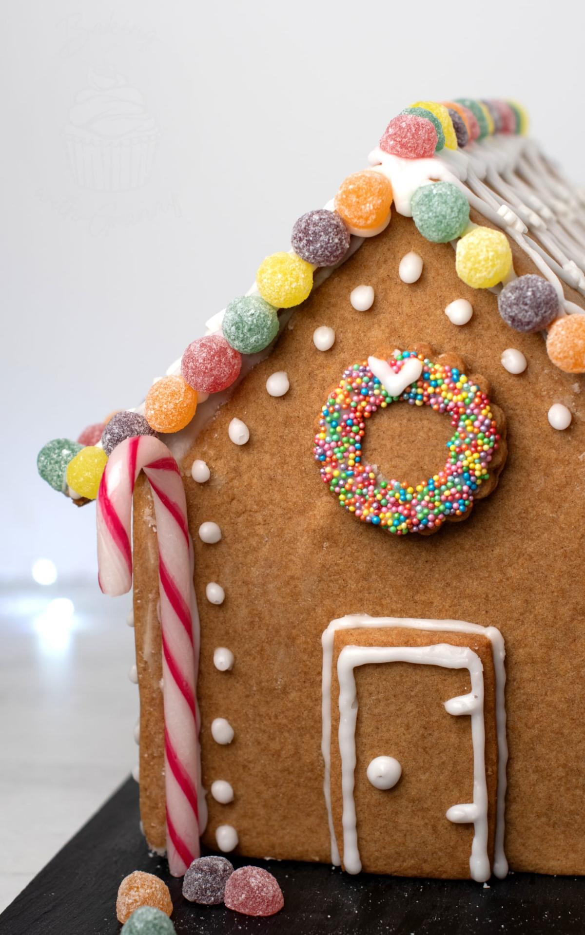 gingerbread house decorating