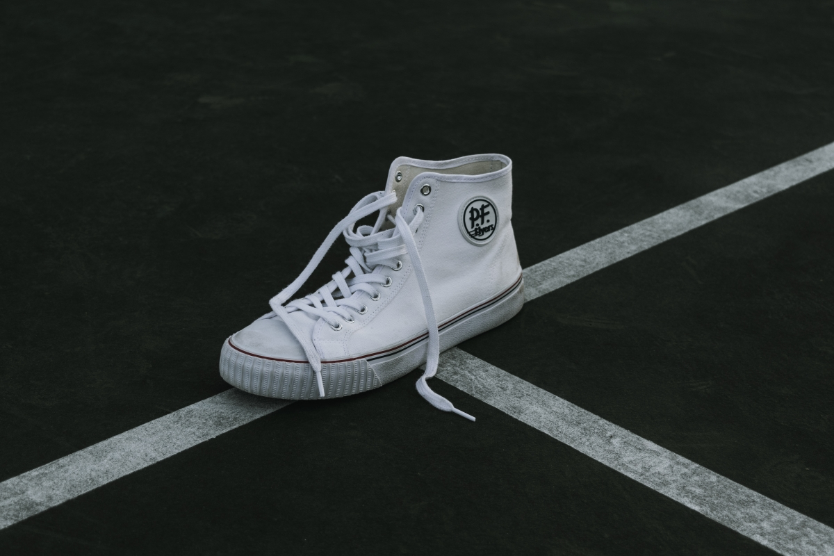 how to clean white canvas converse shoes