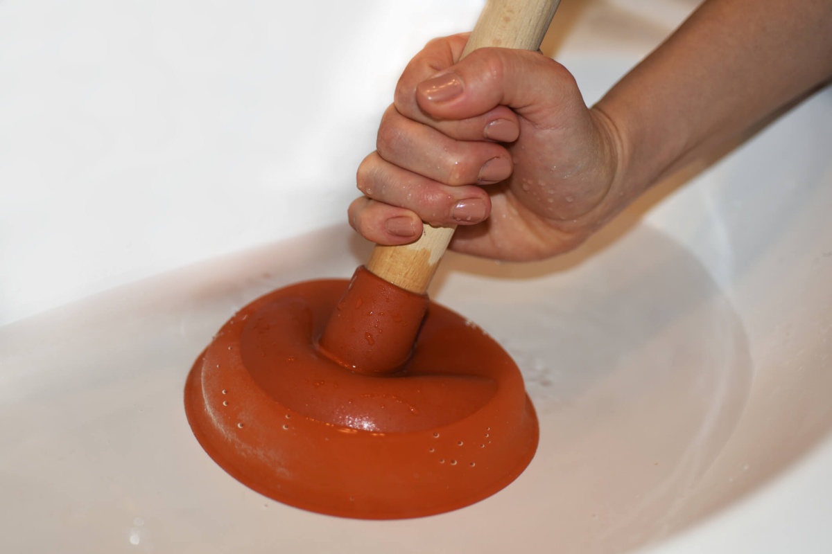 How To Use A Plunger: Beginner’s Guide To Easy Clog Handling