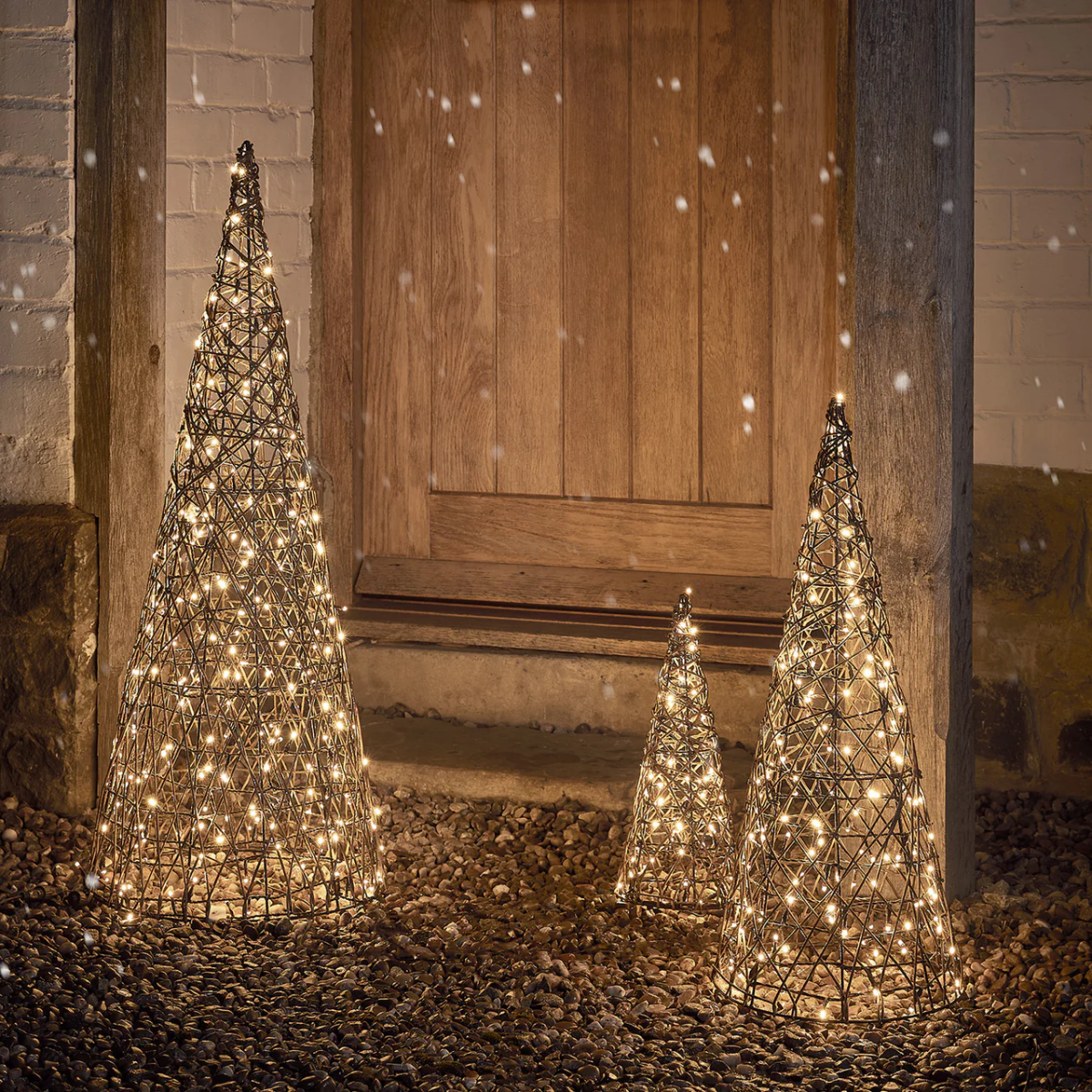 lights on christmas tree outside
