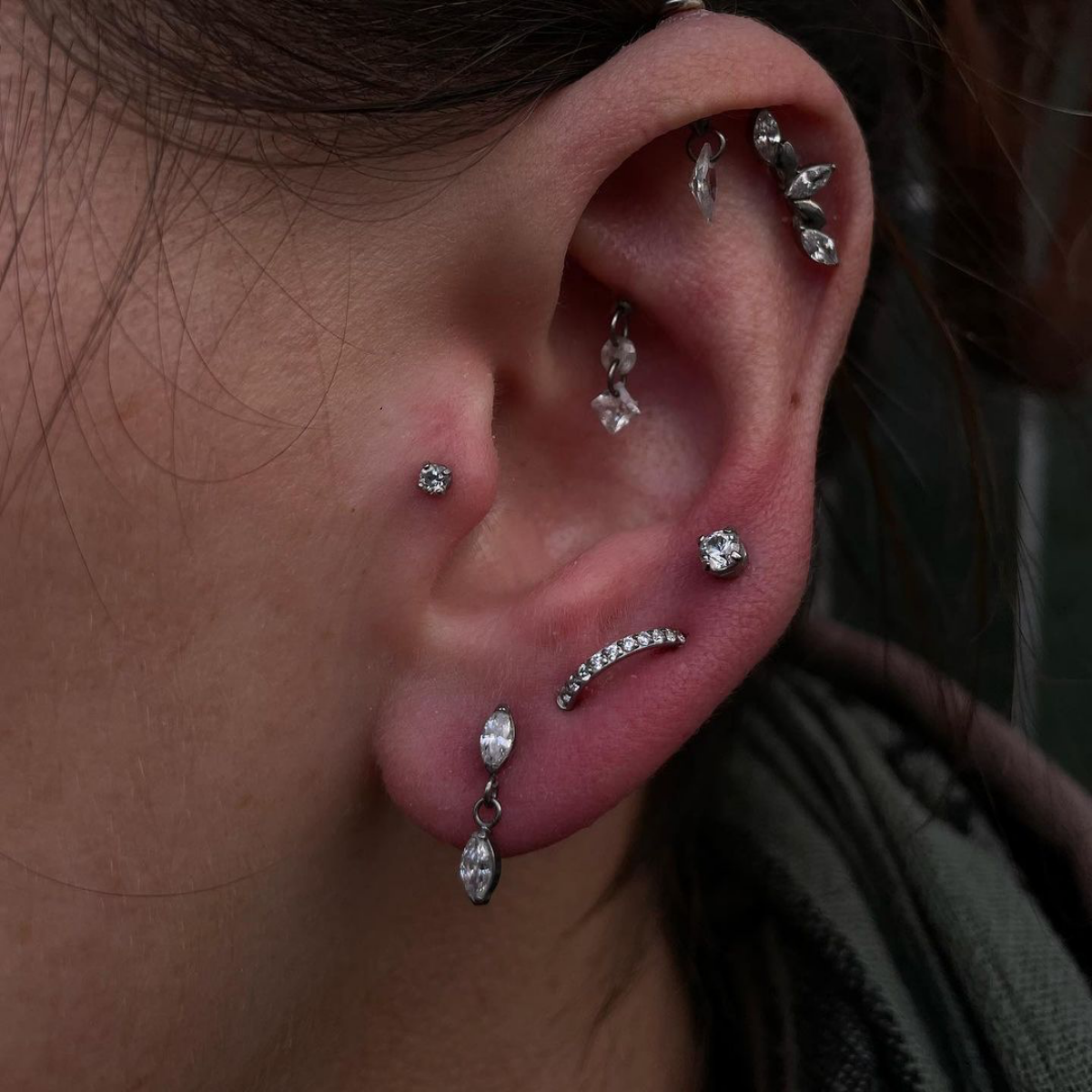 multi piercing design on ear
