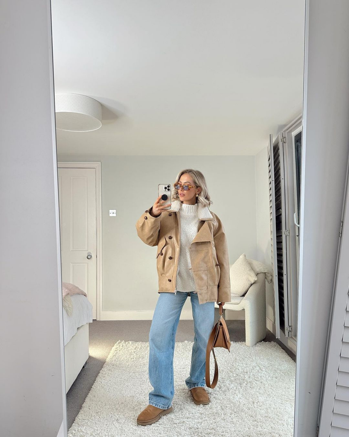 casual winter outfits jeans and brown coat