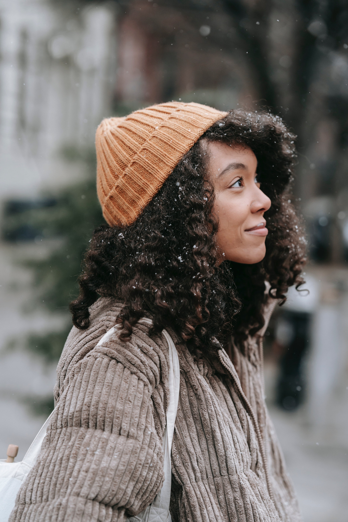 curly hair care in the winter