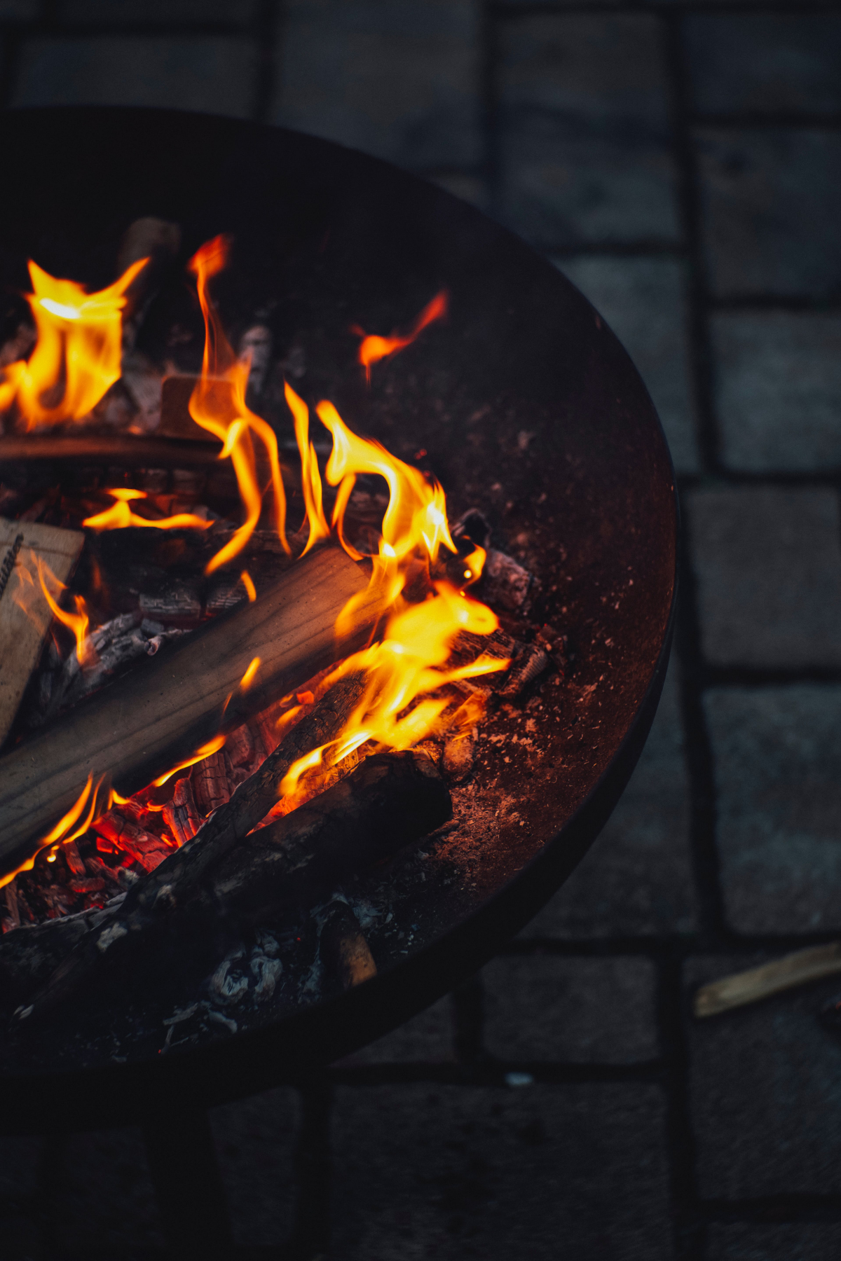 8 Beautiful Fire Pit Ideas For Your Backyard Oasis