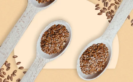 flaxseed in spoons