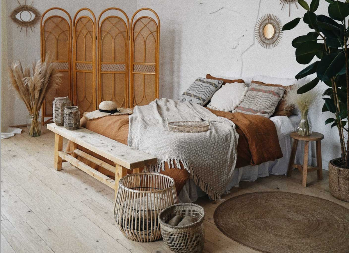 how to make a bed frame out of pallets